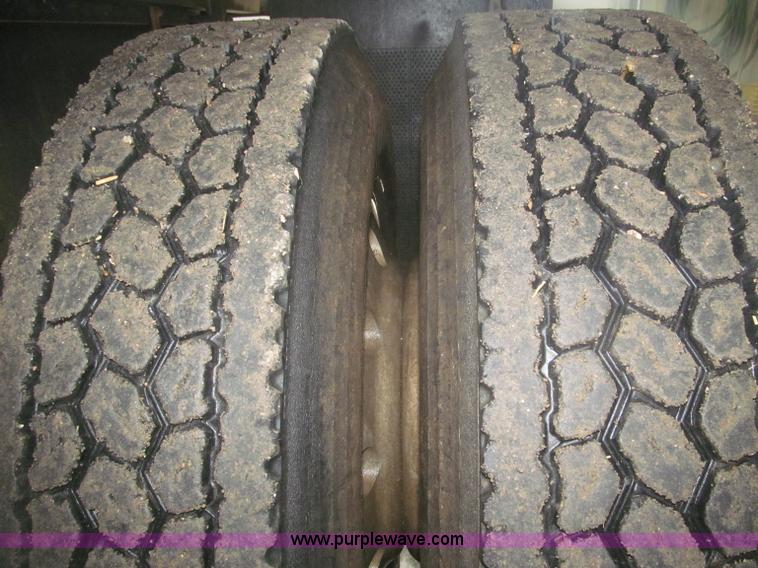 image for item F7207 1992 Mack CH613 silage truck