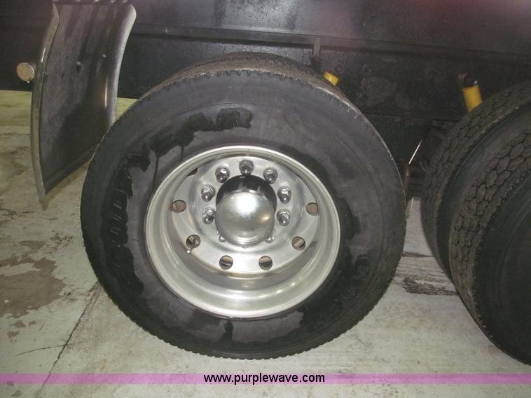 image for item F7207 1992 Mack CH613 silage truck