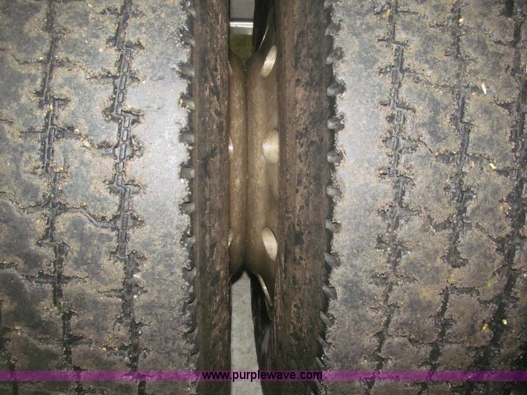 image for item F7207 1992 Mack CH613 silage truck