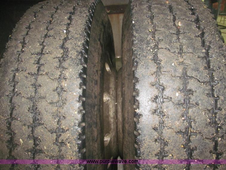 image for item F7207 1992 Mack CH613 silage truck