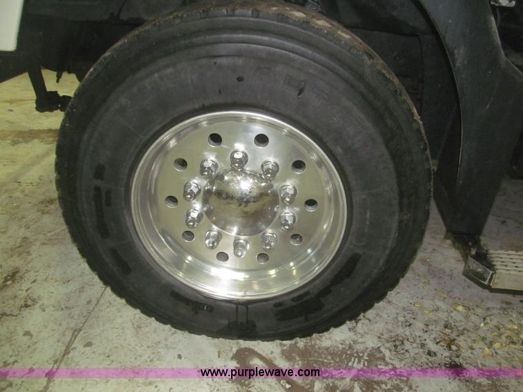 image for item F7207 1992 Mack CH613 silage truck