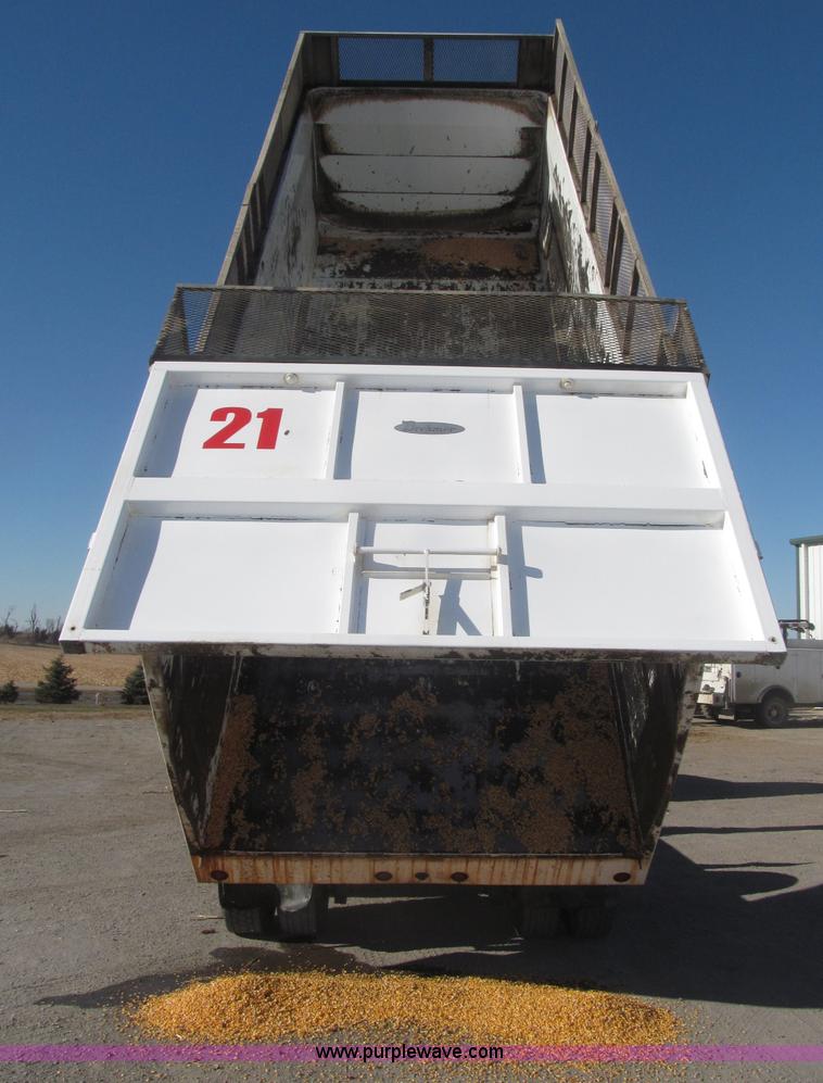 image for item F7208 1993 Mack CH613 silage truck