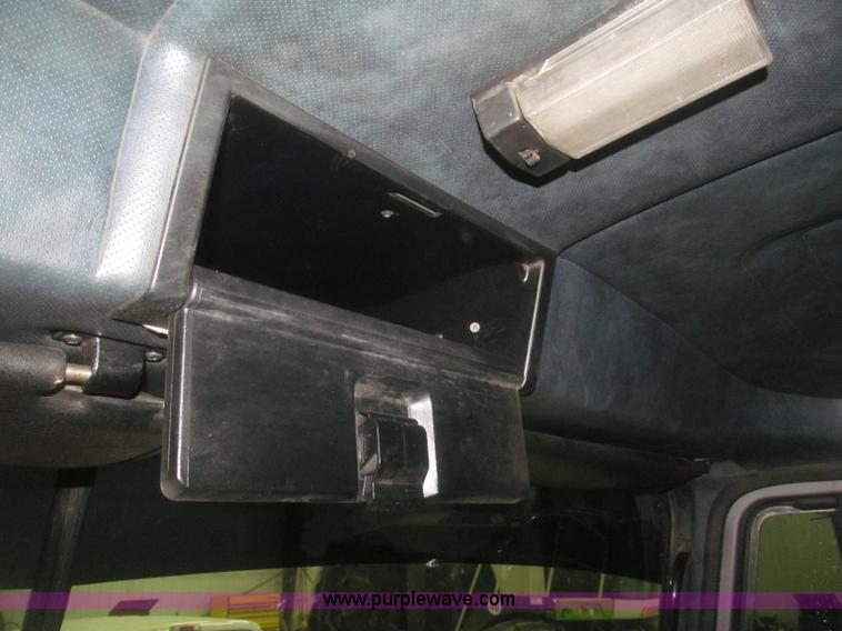 image for item F7208 1993 Mack CH613 silage truck