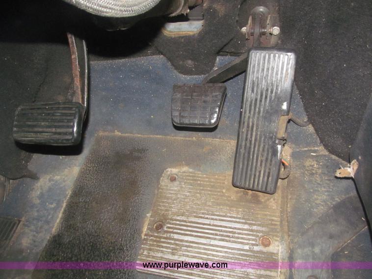 image for item F7208 1993 Mack CH613 silage truck