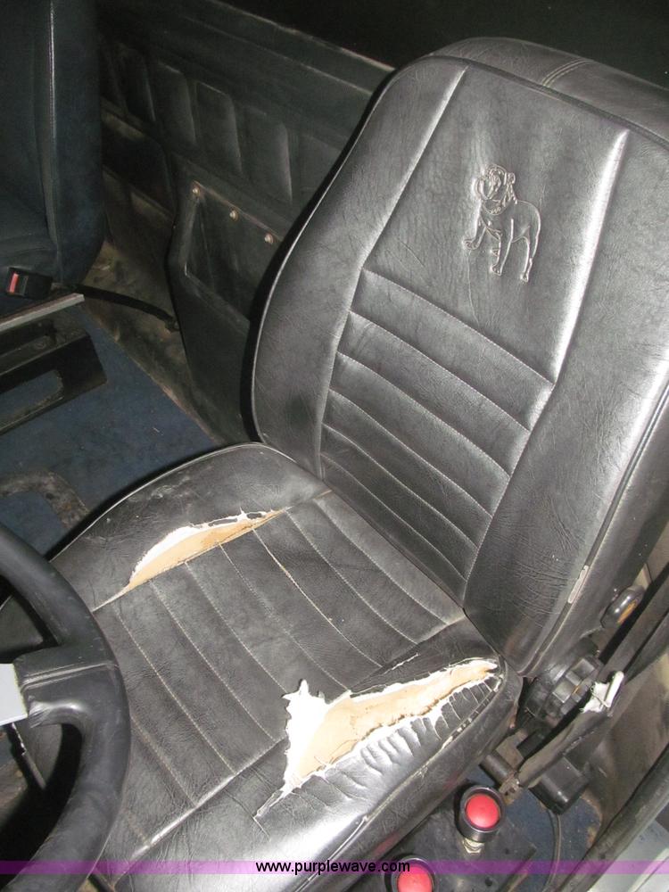 image for item F7208 1993 Mack CH613 silage truck