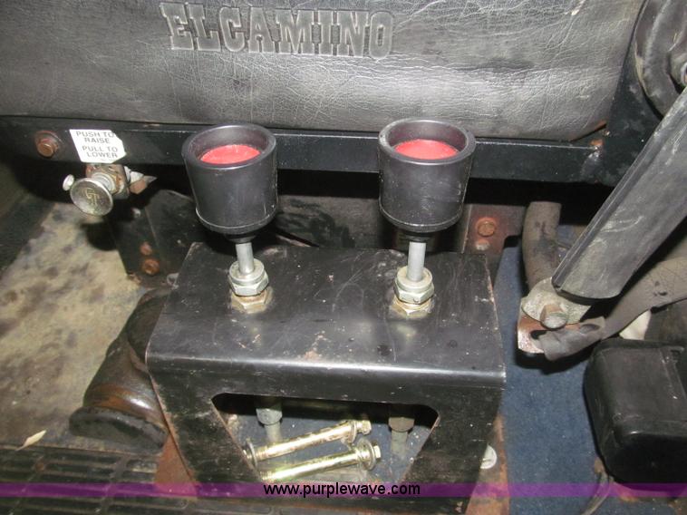 image for item F7208 1993 Mack CH613 silage truck