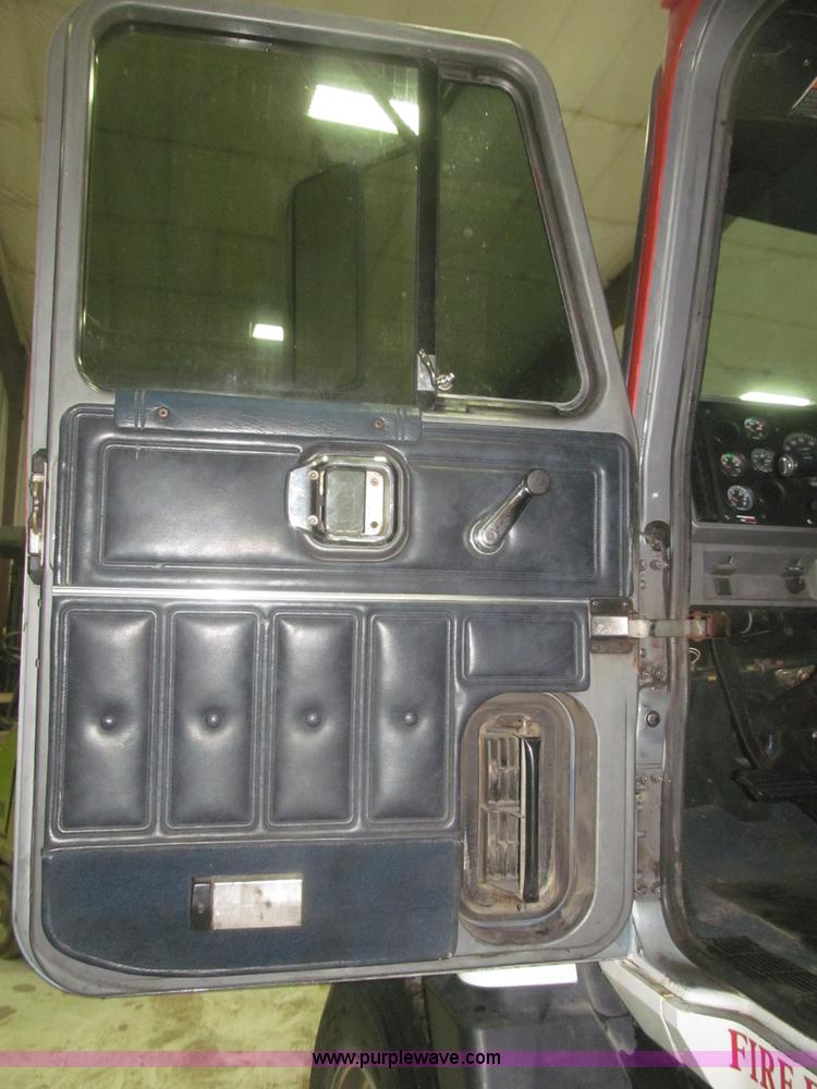 image for item F7208 1993 Mack CH613 silage truck