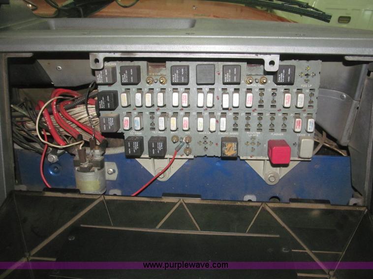 image for item F7208 1993 Mack CH613 silage truck