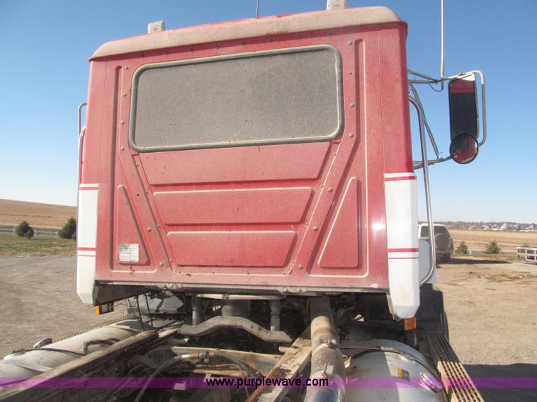 image for item F7208 1993 Mack CH613 silage truck