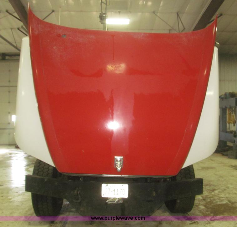 image for item F7208 1993 Mack CH613 silage truck