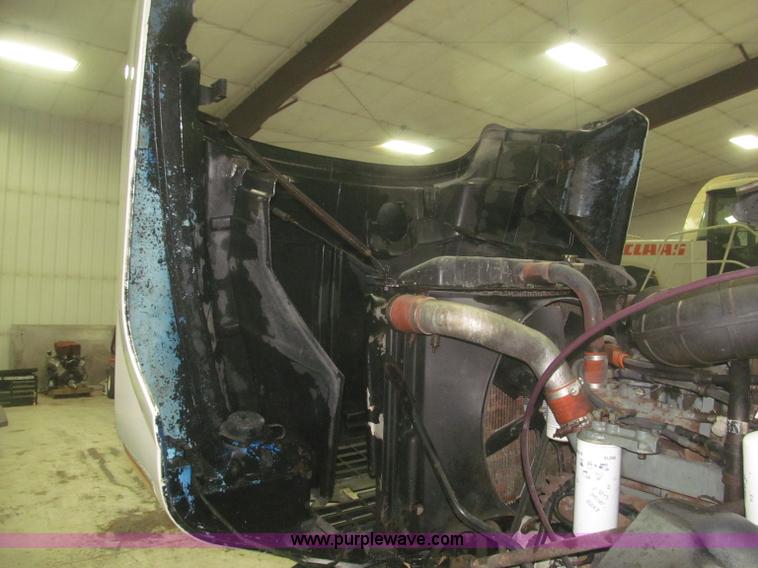 image for item F7208 1993 Mack CH613 silage truck