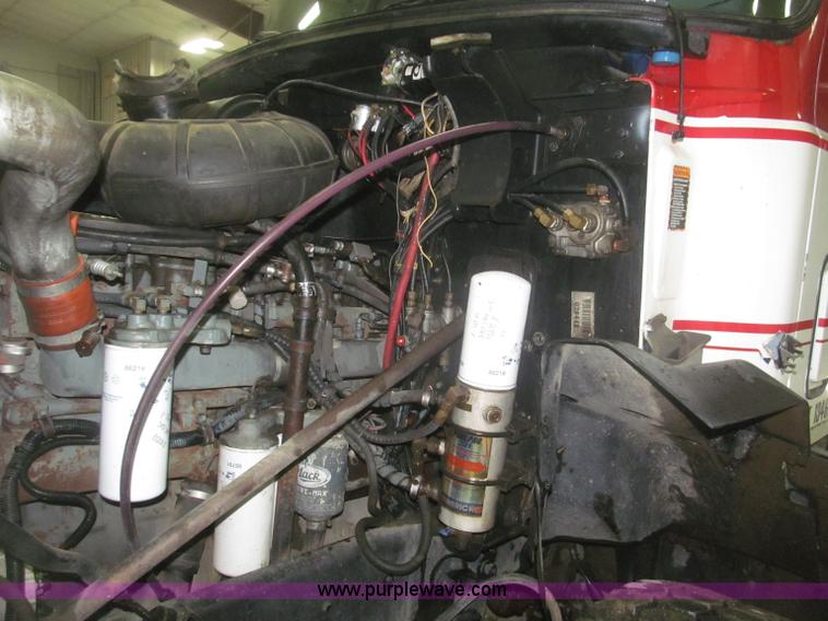 image for item F7208 1993 Mack CH613 silage truck