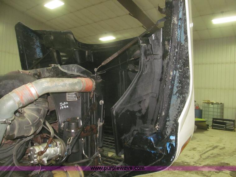 image for item F7208 1993 Mack CH613 silage truck