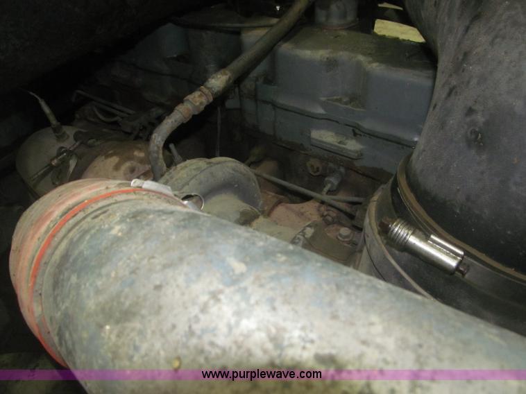 image for item F7208 1993 Mack CH613 silage truck