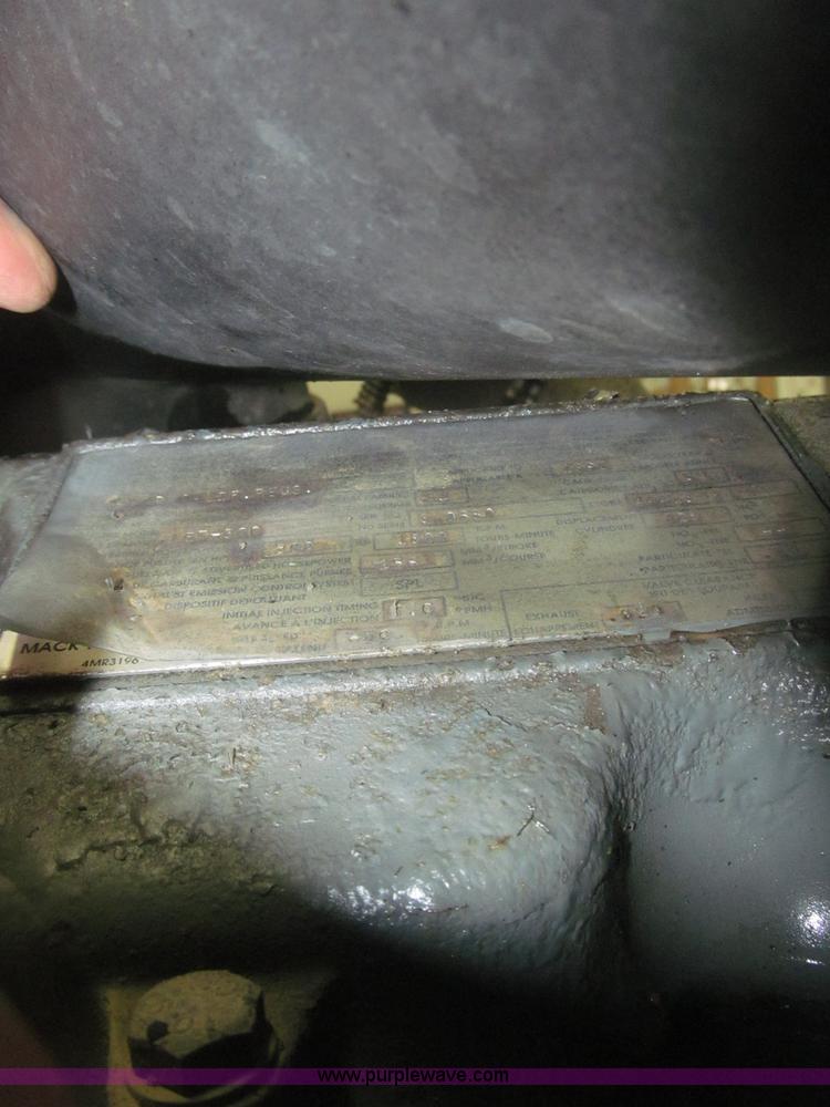 image for item F7208 1993 Mack CH613 silage truck