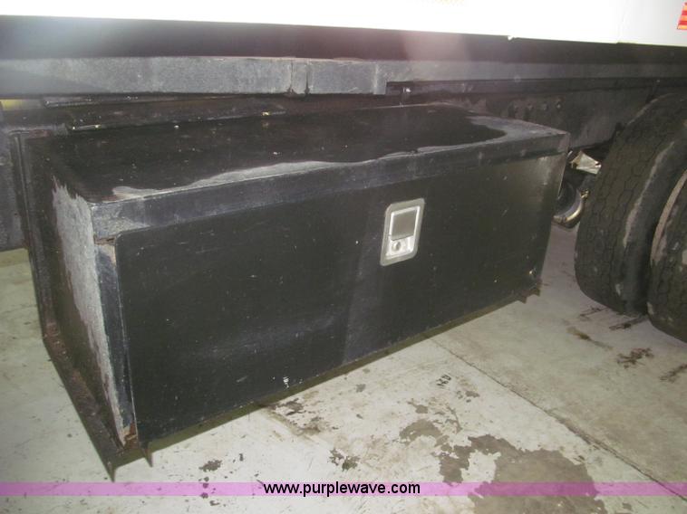 image for item F7208 1993 Mack CH613 silage truck