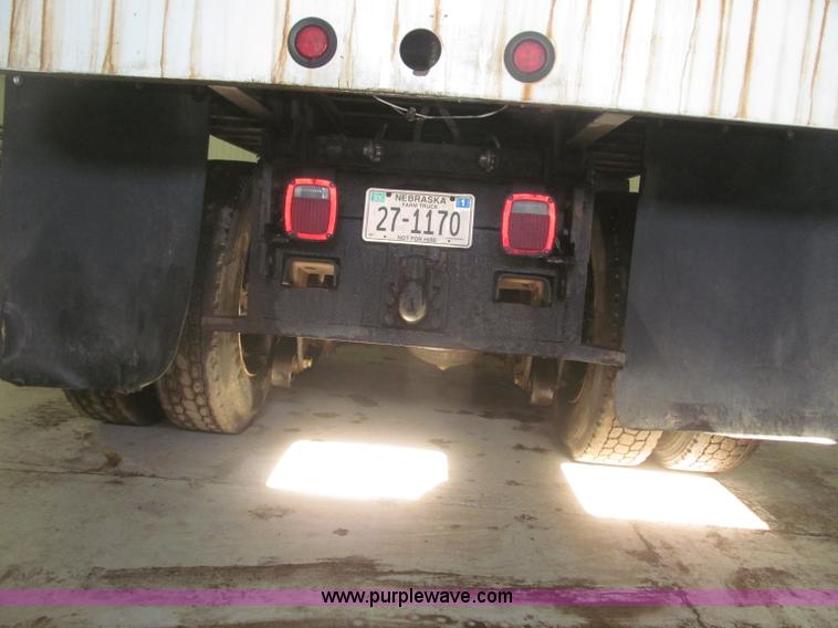 image for item F7208 1993 Mack CH613 silage truck