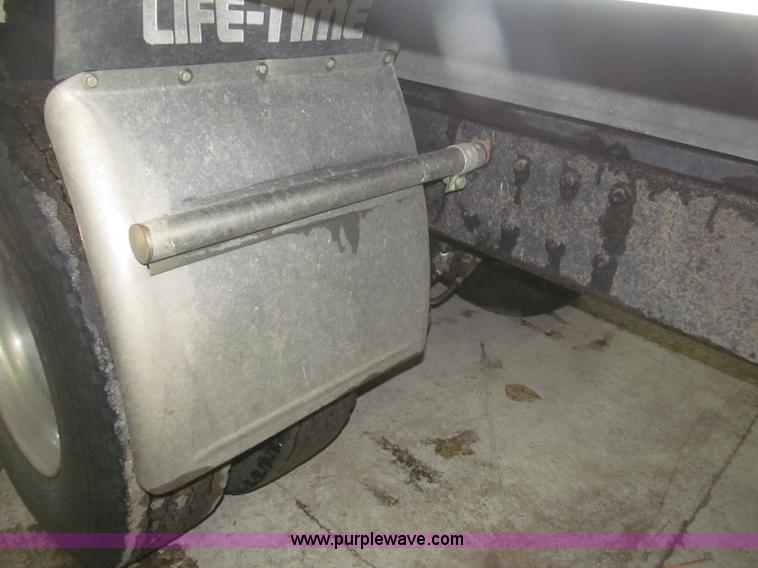 image for item F7208 1993 Mack CH613 silage truck