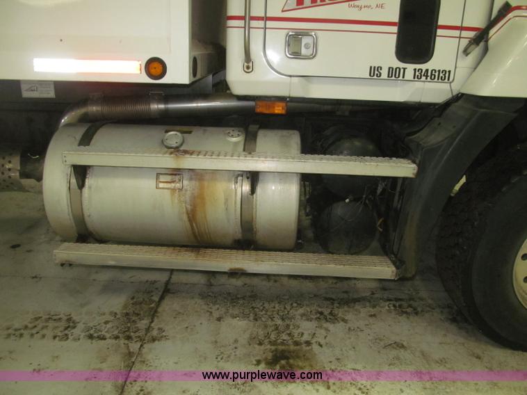 image for item F7208 1993 Mack CH613 silage truck