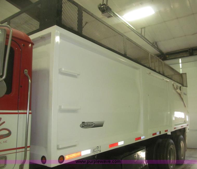 image for item F7208 1993 Mack CH613 silage truck