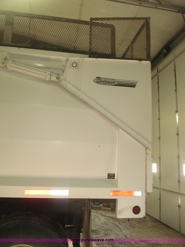 image for item F7208 1993 Mack CH613 silage truck