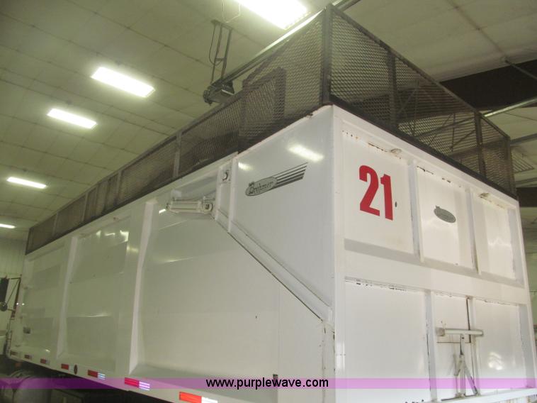 image for item F7208 1993 Mack CH613 silage truck