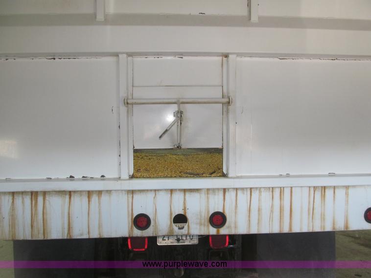 image for item F7208 1993 Mack CH613 silage truck