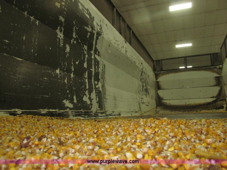 image for item F7208 1993 Mack CH613 silage truck