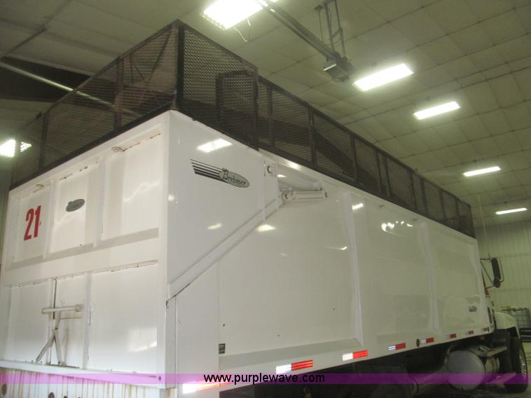 image for item F7208 1993 Mack CH613 silage truck