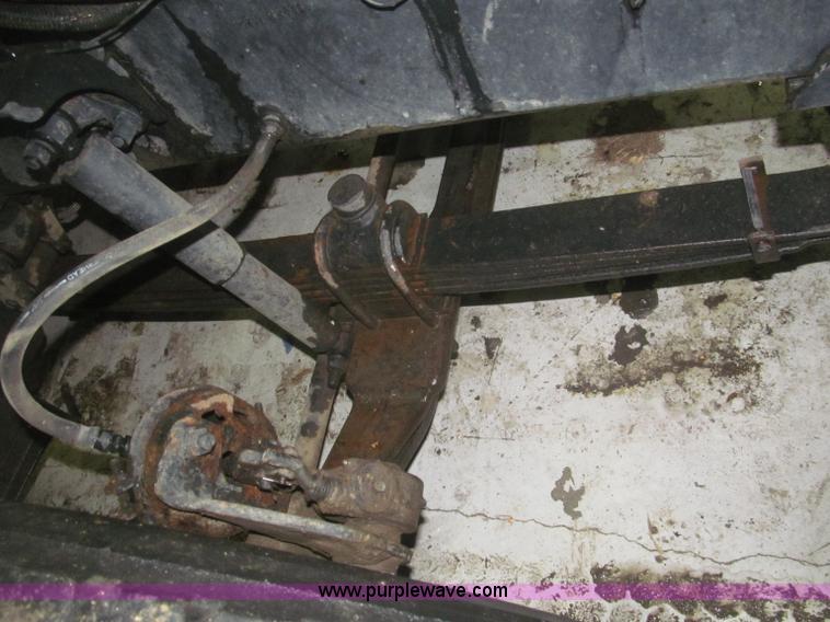 image for item F7208 1993 Mack CH613 silage truck