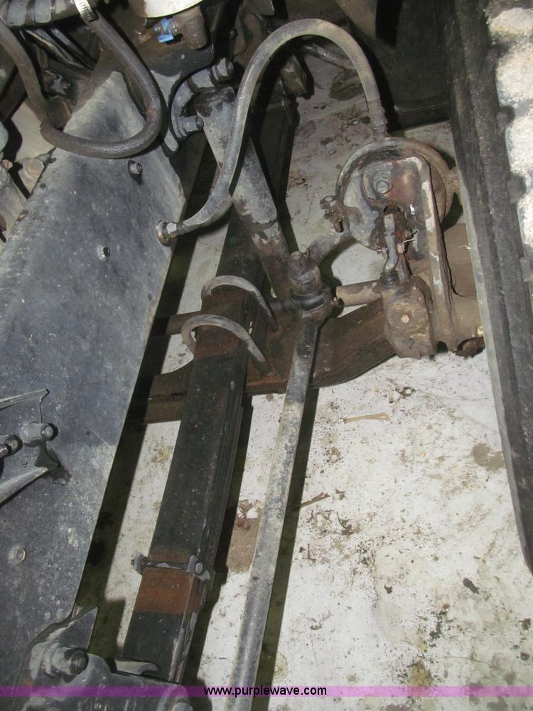 image for item F7208 1993 Mack CH613 silage truck