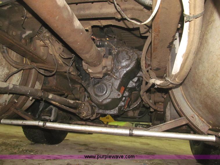 image for item F7208 1993 Mack CH613 silage truck