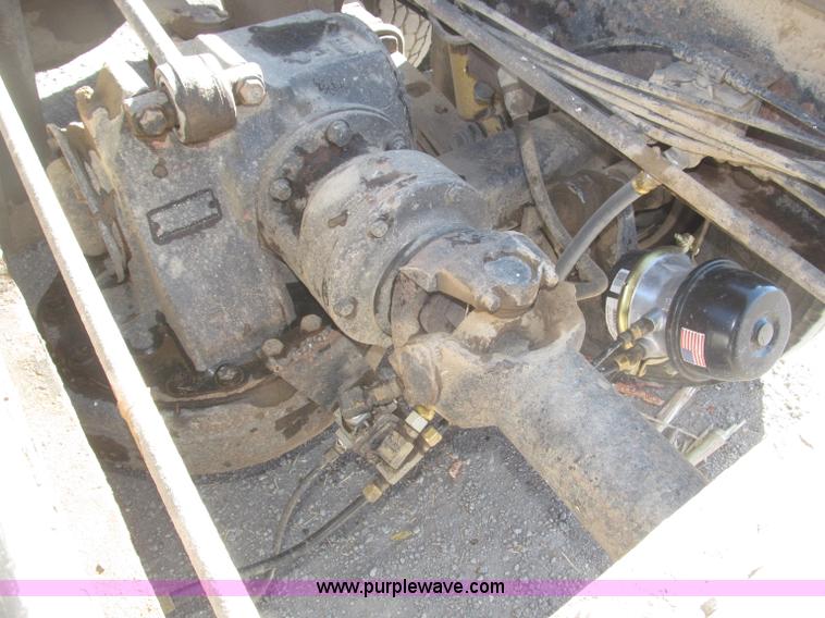 image for item F7208 1993 Mack CH613 silage truck