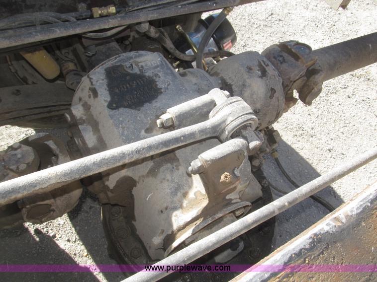 image for item F7208 1993 Mack CH613 silage truck