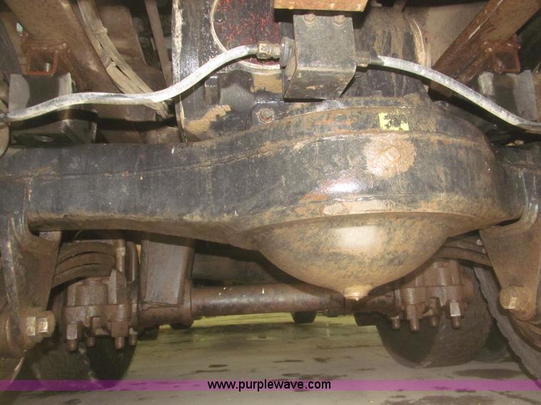 image for item F7208 1993 Mack CH613 silage truck