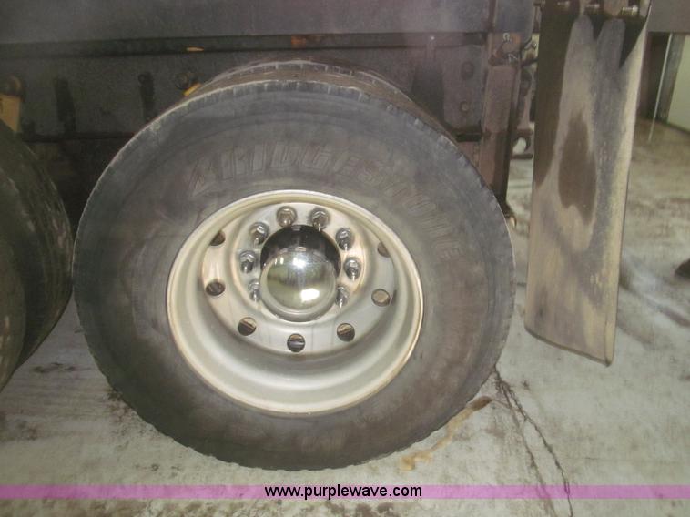 image for item F7208 1993 Mack CH613 silage truck