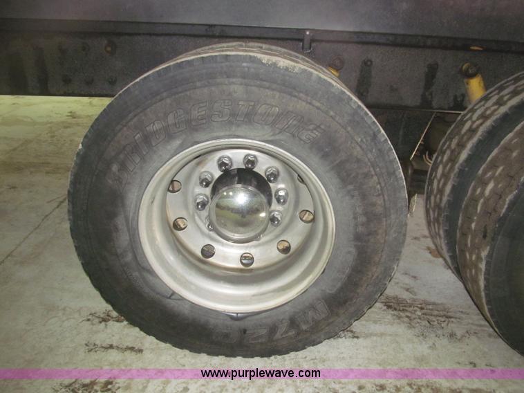 image for item F7208 1993 Mack CH613 silage truck