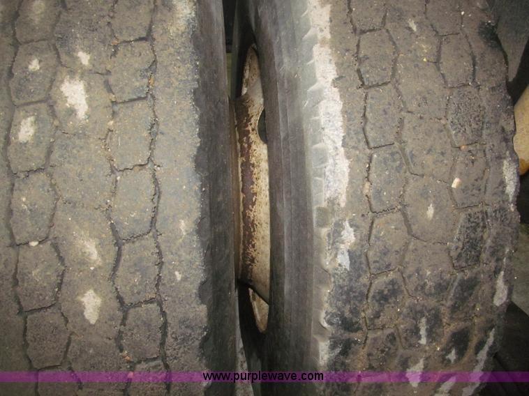 image for item F7208 1993 Mack CH613 silage truck