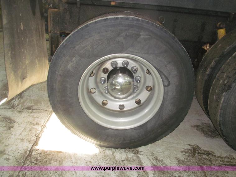 image for item F7208 1993 Mack CH613 silage truck