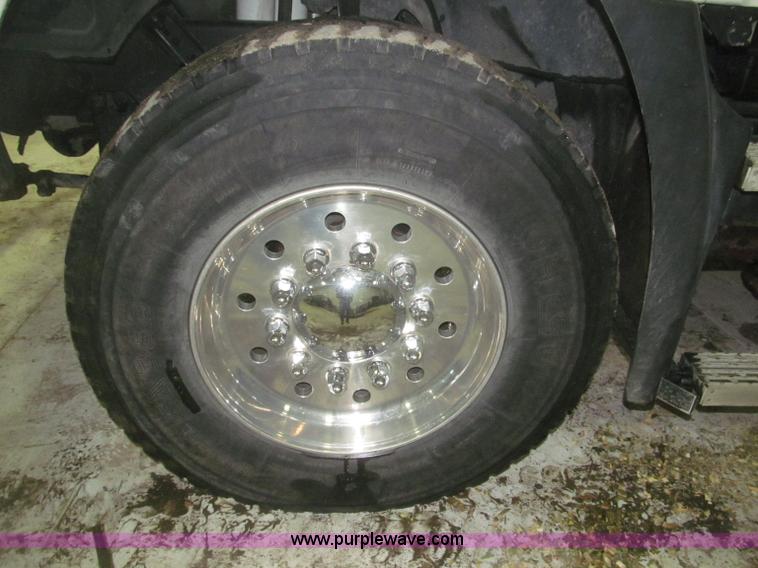 image for item F7208 1993 Mack CH613 silage truck