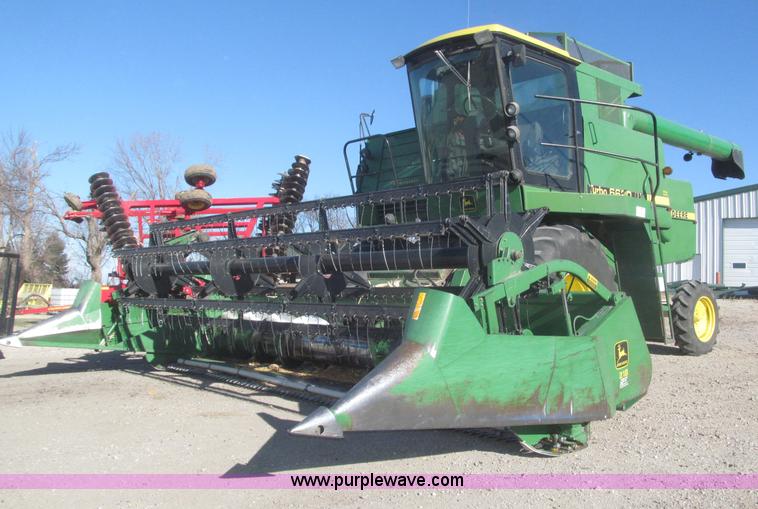 image for item F7209 1982 John Deere 6620 combine