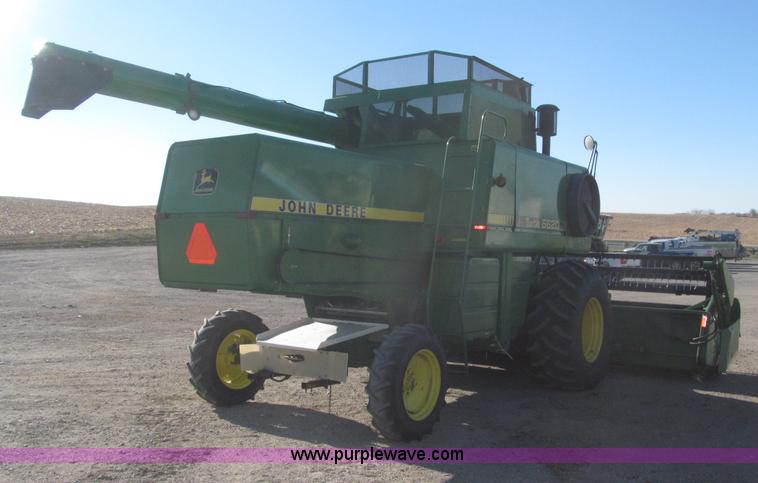 image for item F7209 1982 John Deere 6620 combine