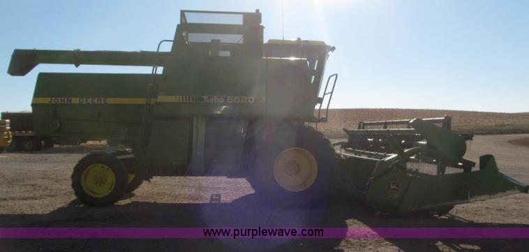 image for item F7209 1982 John Deere 6620 combine