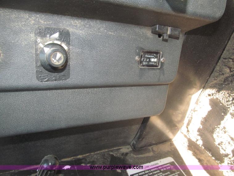 image for item F7209 1982 John Deere 6620 combine