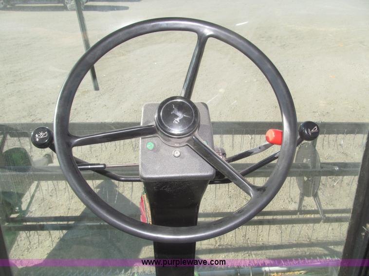 image for item F7209 1982 John Deere 6620 combine