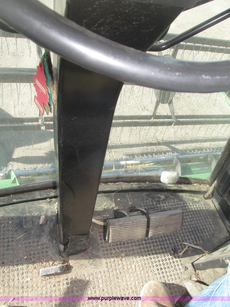 image for item F7209 1982 John Deere 6620 combine