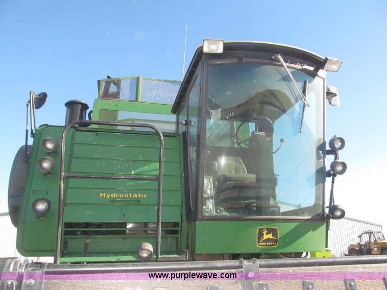 image for item F7209 1982 John Deere 6620 combine