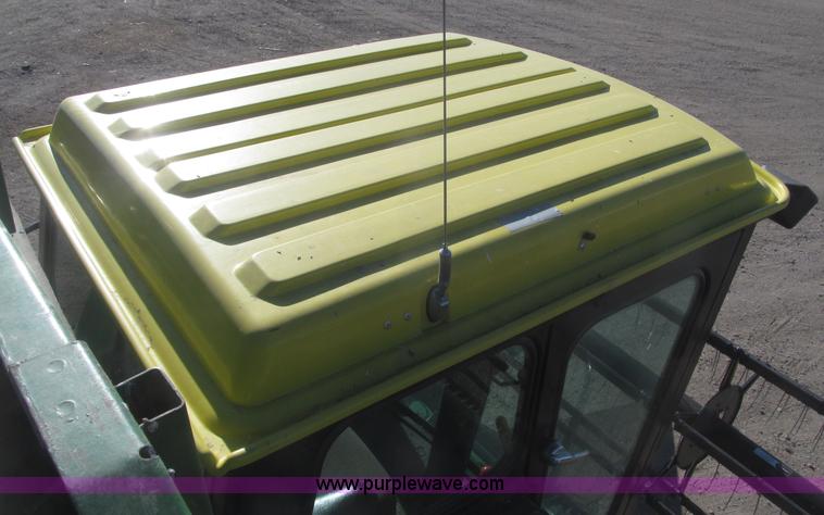 image for item F7209 1982 John Deere 6620 combine