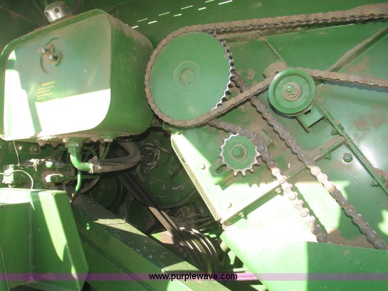 image for item F7209 1982 John Deere 6620 combine