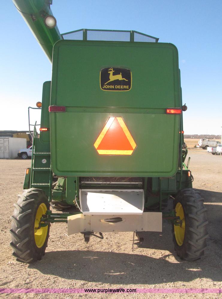 image for item F7209 1982 John Deere 6620 combine